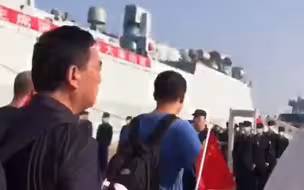 中国军舰苏丹撤侨现场：我们来了，大家安全了