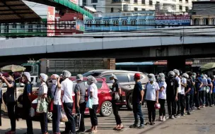 泰国最大海鲜市场暴发疫情超800人确诊 政府考虑全国封锁