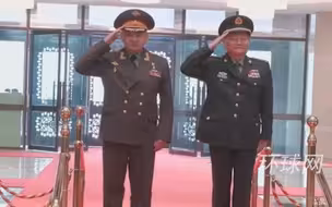 张又侠同俄罗斯国防部长举行会谈