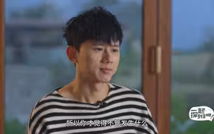 演唱会升降机突发故障，张杰摔伤满手血，却称不能被抬下去？
