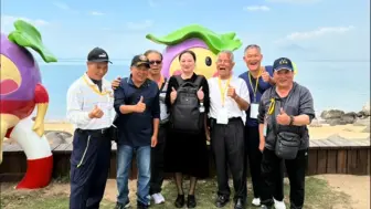 大陆游客金门旅游偶遇台湾旅行团 台湾大爷直呼：祖国的！