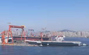 【多角度独家画面】我国第二艘航空母舰下水！棒呆啦！