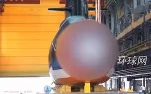 台湾首艘自造潜艇下水仪式，“连水都没碰到”