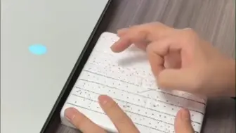 千万别眨眼，男护士长苦练飞针采血 技术一流，初衷为降低病人痛感
