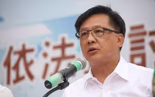 何君尧：暴力活动不是打游戏 犯法年轻人该“吃些苦头”了