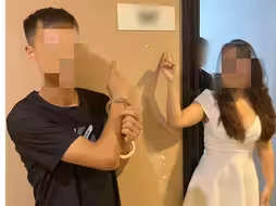 “不要动！”安徽警方破门而入连捣3个涉黄窝点，抓获13名卖淫嫖娼者