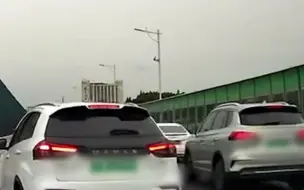 7月19日下午15时许，上海南北高架一轿车逆行，与三辆车发生碰擦，上海警方：驾驶员已被控制。
