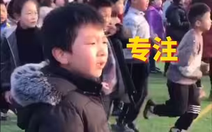 用生命在加油！小学生运动会上给同学加油，激动到流泪！