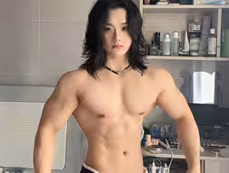 “女生这个肌肉量真的很夸张”我：？
