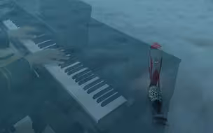 欣赏一段兵哥哥弹奏的钢琴曲《大鱼》
