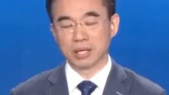吴尊友表示：根据疫情形势和实践经验，“逐步放开”是安全的，各个学校可以考虑逐步放开、回归正常秩序