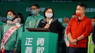 新冠疫情升温，蔡英文仍为自家人站台，选举利益胜过人民性命？