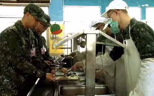 让军队吃“过期过剩食品” 台当局是有传统的