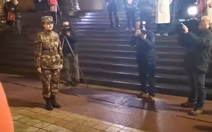 心疼！那个声音清脆的女指挥员，出征武汉四天后……