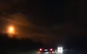 巨大“火球”袭来，从南亚上空划过了夜空，真的是天外来客吗？