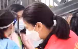 港星袁咏仪低调为深圳疫情防控出力 素颜做志愿者