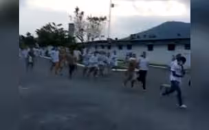 受疫情影响 巴西圣保罗上千囚犯越狱