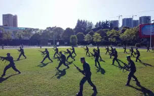场面震撼丨百人“刺杀操”用行动向祖国献礼！
