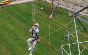 手摸500千伏导线，什么感觉？