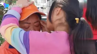 9岁女孩给环卫工奶奶送餐 见面时的举动暖化了！ 环卫奶奶：孙女每周末都会来送饭