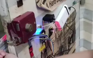 黑龙江高校男生手工改造智能门锁，神操作秀翻众人