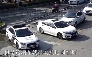 男子可能美剧看多了，和公路上竟和警察斗起车技！