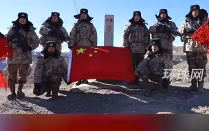 来自祖国最西端的新年祝福！ 中国西陲第一哨——斯姆哈纳边防连的巡逻官兵祝大家虎虎生威。边防有你们，我们很安心！
