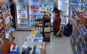 男子挟持女人质，特警果断开枪击毙