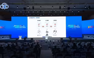 李克强：智能驾驶未来将从“车脑”升级为“云脑”，第一时间实现高可靠！