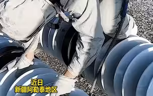 电力员工高空带电作业，听到滋滋的电流声，震撼之余满是敬意！你们辛苦了
