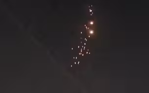 美国大使馆防空系统深夜启动，拦截来袭击的火箭弹