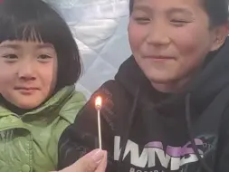 长大后我就成了你！在震区的小男孩认真许下他12岁的生日愿望：“我想当兵，保家卫国！”