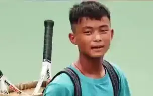 半月谈评背篓少年：让更多背篓少年共享人生出彩机会