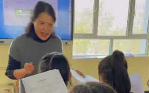 国家级非遗传承人康文英把锣鼓书带到莎车校园，和孩子们共唱浦莎深情