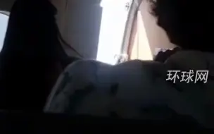 巴西一飞机飞行途中舱门自动打开，乘客合力拉上门直至降落