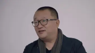 艺术家的房间是啥样？王小帅家满墙写诗，还在墙上钉烟头..