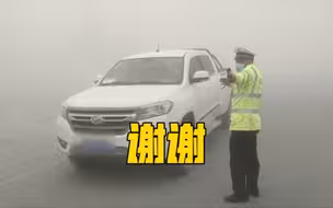 七级大风沙 新疆交警蜀黍坚守岗位