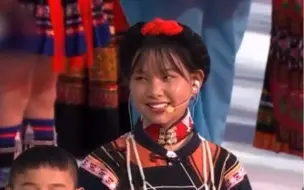 大凉山女孩唱响成都大运会开幕式