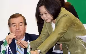 花1525万招待美军15天？台湾网友大骂蔡英文