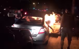 堪比警匪片！民警讲述真实缉毒现场：毒贩纵火焚车枪声四起