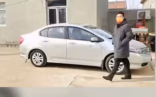 妹妹订婚哥哥偷偷回来祝贺，妹妹看见哥哥下一秒速度跑来相拥……