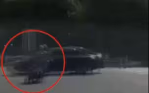 无牌摩托车逆行遇查疯狂逃窜，最终共记48分，罚款1800元