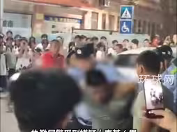 广东徐闻警方通报“民警执勤时遭无故袭扰”：嫌疑人系精神障碍患者