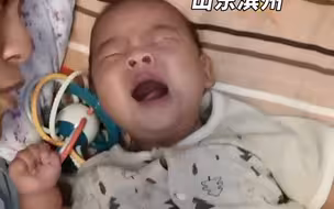 4个月大萌娃听爸爸背古诗词，瞬间停止哭闹