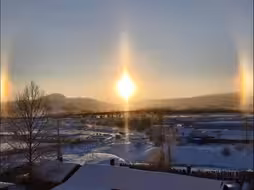 三个“太阳”同现天空，内蒙古出现幻日景观