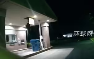 美国一银行劫匪逃跑时从天花板直接跳进垃圾桶，被警察守株待兔抓个正着