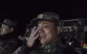 男儿有泪不轻弹  高原汽车兵风餐露宿迎中秋！