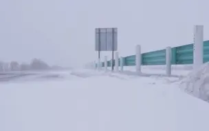 中央气象台：新疆北部内蒙古东北部等地有暴雪天气