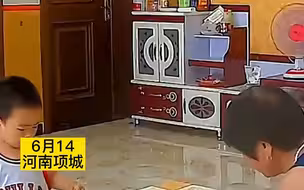 爷爷去世1个月后，2岁孙子突然问爷爷去哪了，奶奶的回答令人心疼