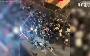 利物浦“狂欢人群”不满疫情封锁措施包围警车  BBC：他们让我们的城市蒙羞